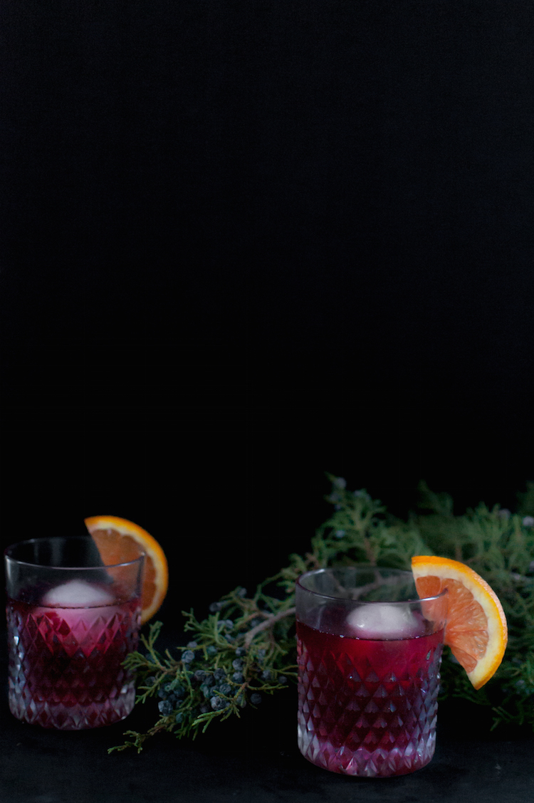 Pomegranate Negroni // Craftandcocktails.co