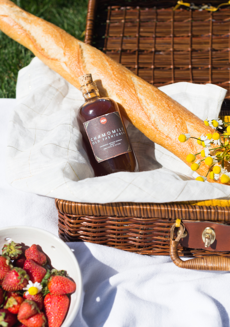 Picnic with MCM bottled cocktails // Craftandcocktails.co