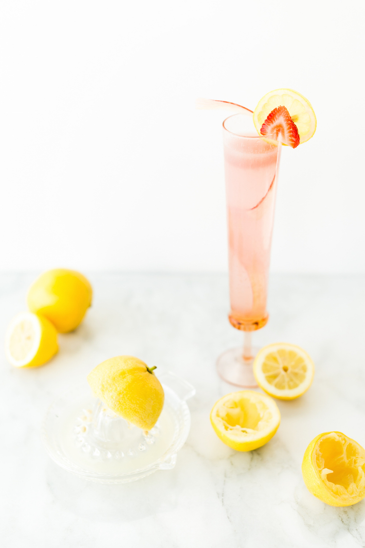 Strawberry Rhubarb Rosé Lemonade // get the recipe on Craftandcocktaills.co