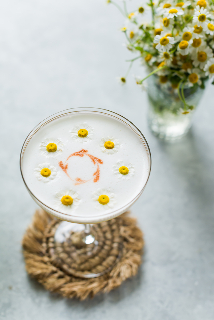 Daisy Chain cocktail with chamomile and bell pepper infused gin | recipe on Craft & Cocktails