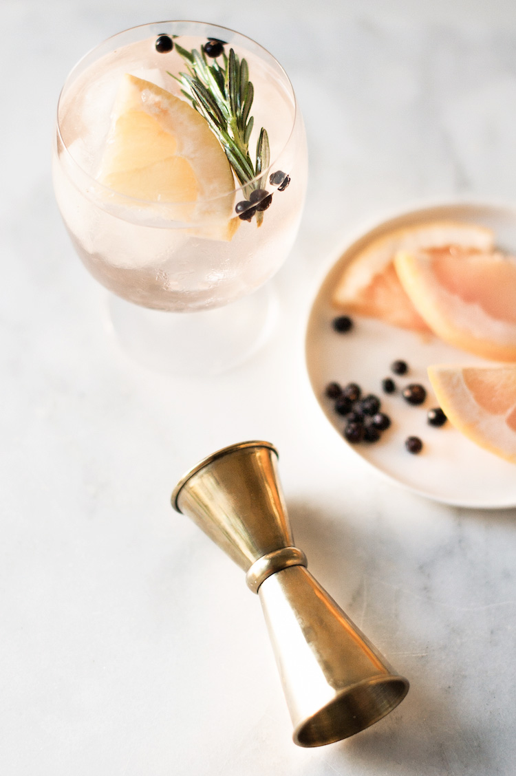 Elderflower Spanish Gin and Tonics // craftandcocktails.co