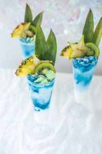Mermaid Pina Colada with Tropicana Lemonade| recipe on craftandcocktails.co